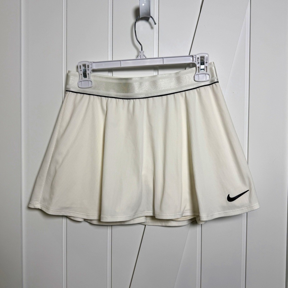 Nike Women's Tennis Skort White Size Medium Pleated Activewear Athleisure Sporty
